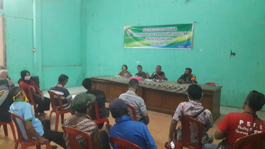 Pastikan Penerima BLT, Desa Giri Mukti Gelar Musyawarah