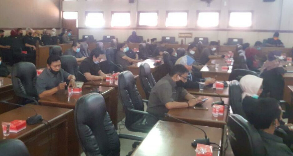 Interupsi Sidang Raperda: Jangan Ada Kemiskinan Baru
