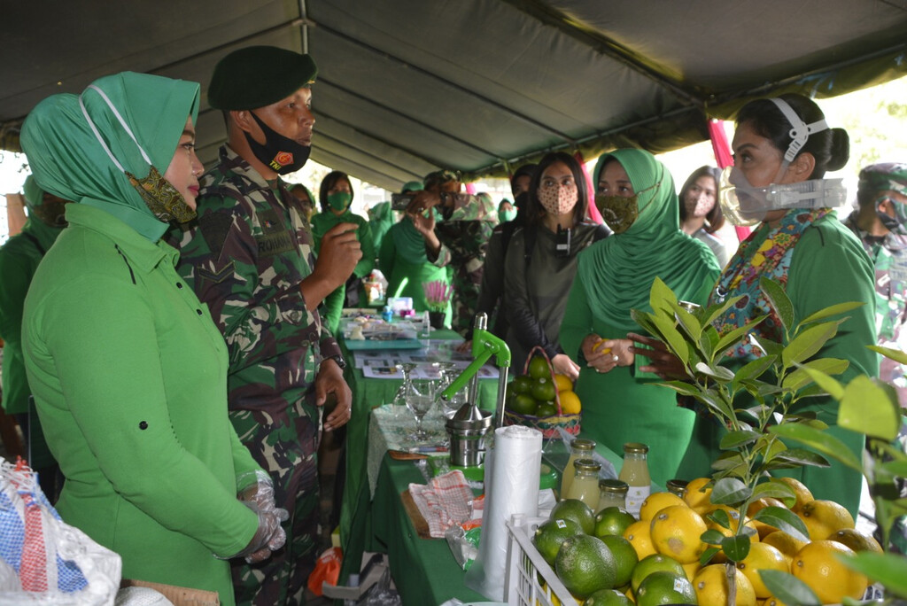 Madu Trigona Bikin Ketua Persit KCK Penasaran