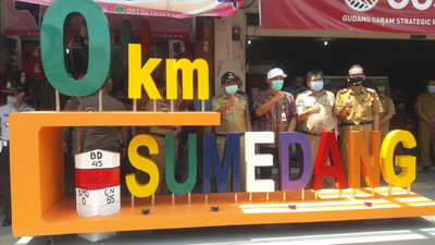 Mau Prewedding? Pilih 0 Km Sumedang!