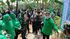 Persit KCK Sambangi Rutilahu di Sumedang Selatan