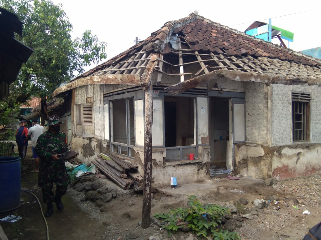 40 Tahun Kurang Terawat, Rumah Nana Direhab TNI