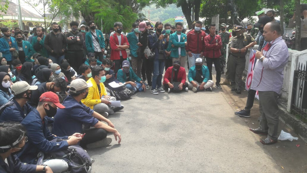 Mahasiswa Pertanyakan Sikap DPRD Sumedang Soal UU Cipta Kerja