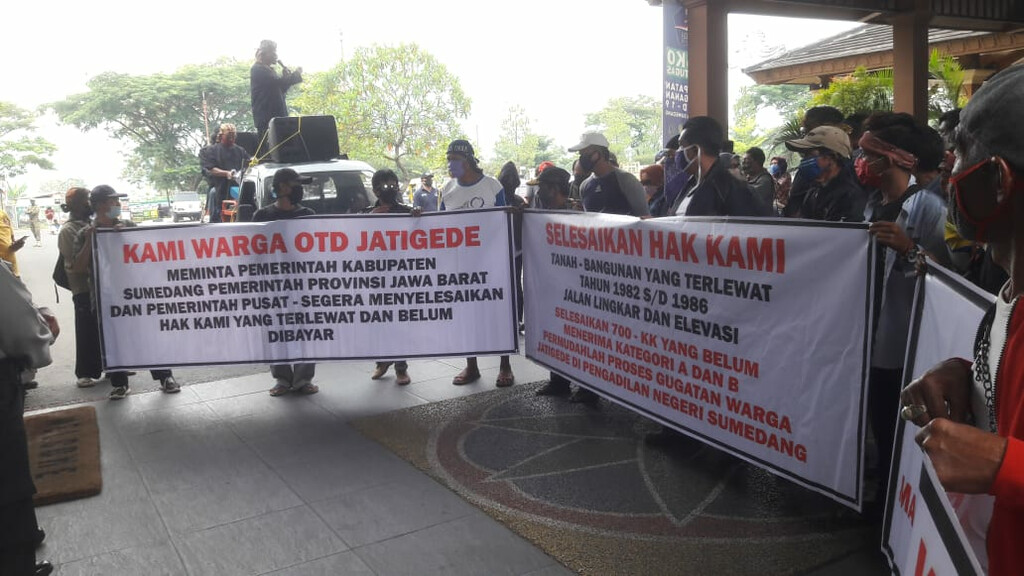 Ratusan OTD Jatigede Geruduk Kantor Setda