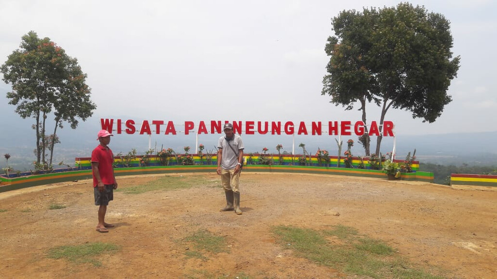 Panineungan Hegar: Saung RW Hingga Agrowisata Alpukat 