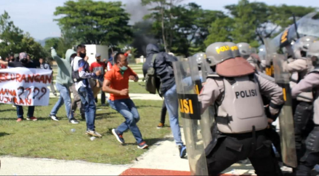 Simulasi Unjuk Rasa Pilkada 2020, PHH Yonif Raider 301 Diterjunkan