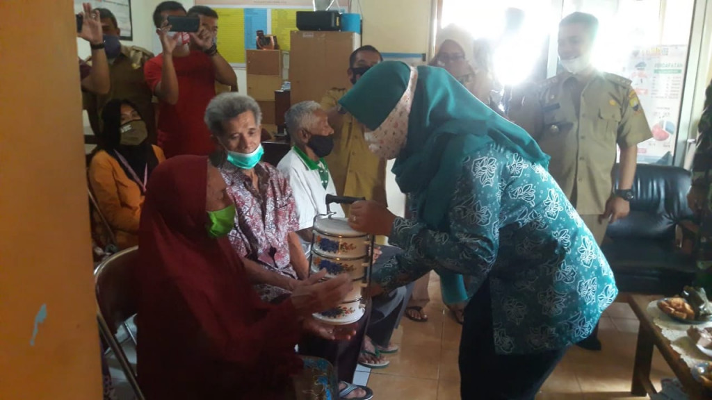 Forkopimcam Sumedang Utara Peduli Lansia