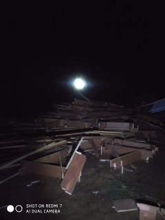 Atap Gedung Geotheater Ambruk Diterjang Angin Kencang