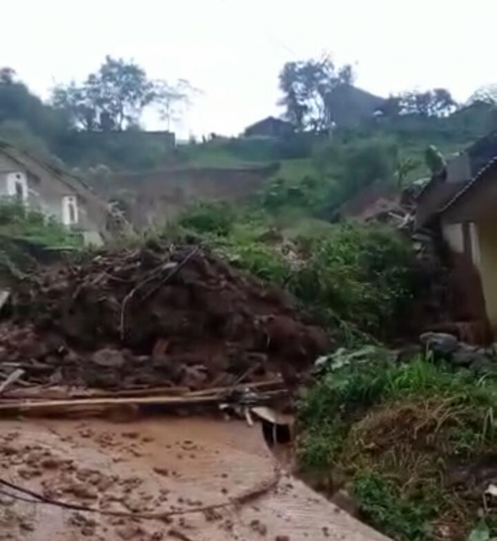 Banjir Terjang Cimanggung dan Jatinangor