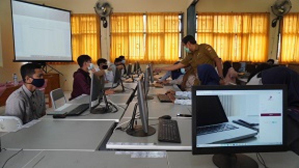 Diskominfosanditik e-Office Desa dan SKPD bagi Siswa SMKN Situraja 