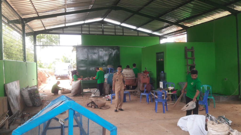 TPS 3 R Ma'mur Cimarias: Satu Dusun Dua Pengambilan