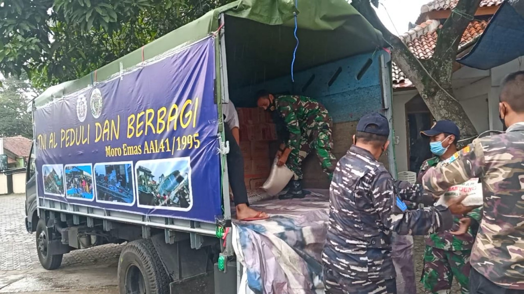 Aksi Kemanusiaan Alumni AKABRI TNI bagi Korban Longsor