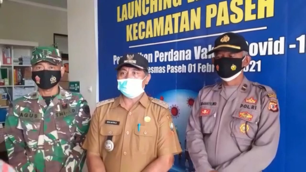 Nakes Paseh Jalani Vaksinasi Covid-19