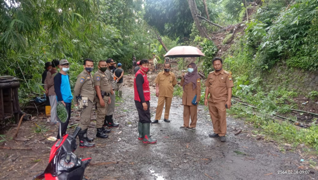 Tinjau Lokasi Banjir, Dede Suwarman: Ada Indikasi Gara-gara Jalan Tol