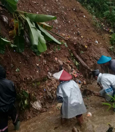 Hujan Seharian, Tanjungkerta Dikepung Longsor