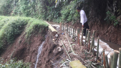 Sekitar Irigasi Kelenteng Paling Rawan Longsor Di Tanjungkerta