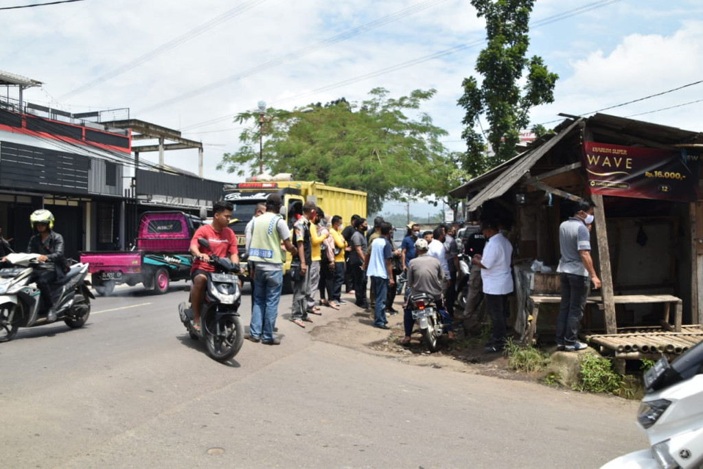 Satpol PP Tinjau Lokasi Banjir di Jatihurip