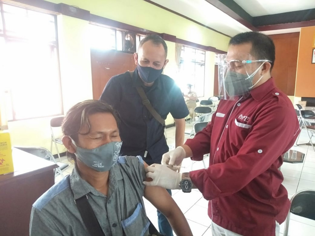 Vaksinasi Mobile Sasar 300 Orang