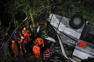 Bus Yang Terjun Ke Jurang Di Wado Sudah Dievakuasi