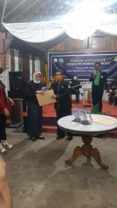 eRKS FM Raih 2 Penghargaan Asosiasi LPPL Radio-TV 