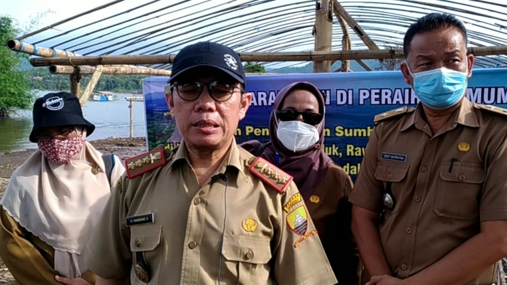 900 Ribu Benih Ikan Disebar di Waduk Jatigede