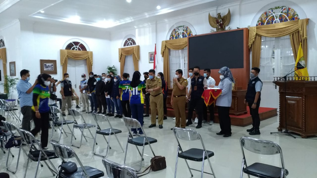 Sasar 10 Besar Porda, Bupati Sumedang Bagi-bagi Insus