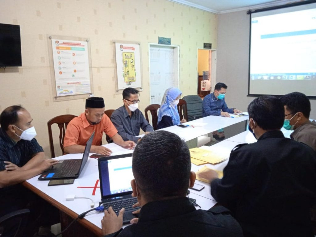 KPU Sumedang Gelar Rapat Rekapitulasi DPB Mei 2021