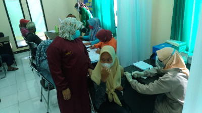 Puskesmas Padasuka Vaksinasi Warga 4 Desa