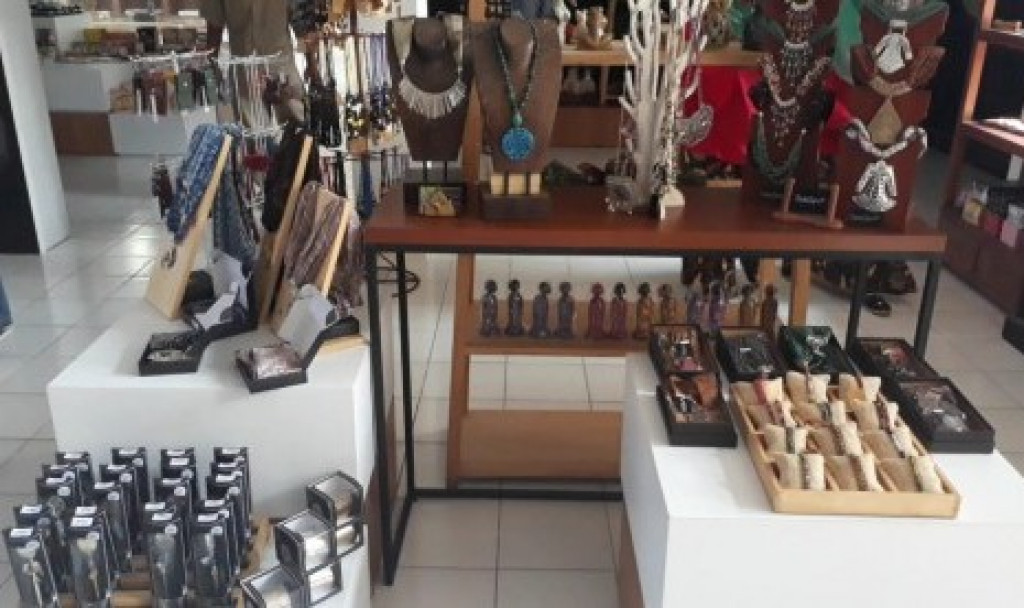 Dekranasda Sumedang Tampilkan Batik Kasumedangan pada Event KKJ dan PKJB 2022