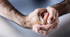 Segera Maafkan! Berikut 5 Dampak Buruk Menyimpan Rasa Dendam