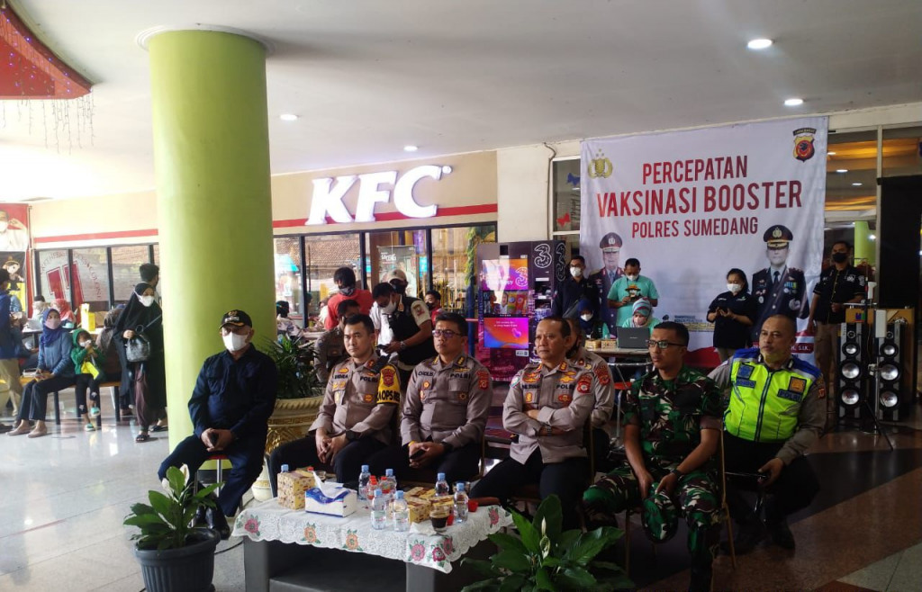 Polres Sumedang Gelar Gebyar Vaksin Covid 19 Presisi di Jatinangor Town Square