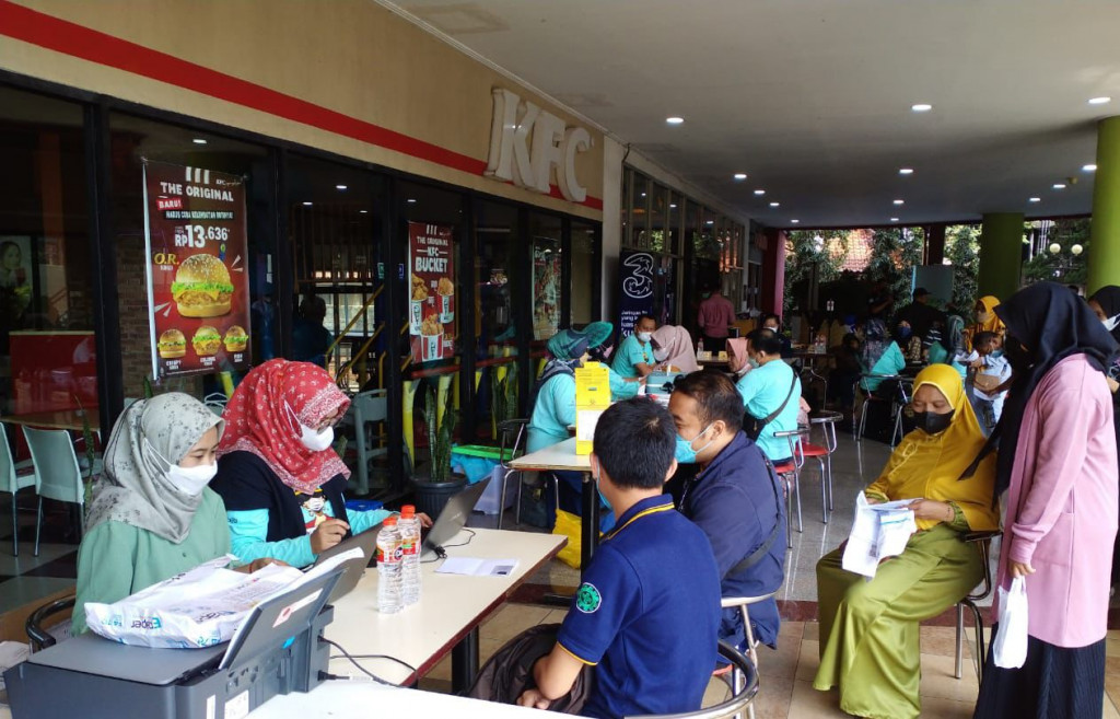 Polres Sumedang Gelar Gebyar Vaksin Covid 19 Presisi di Jatinangor Town Square