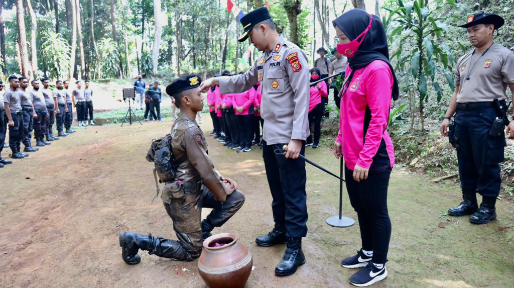 Polres Sumedang Laksanakan Bina Tradisi Dan Pembaretan Terhadap Bintara Baru