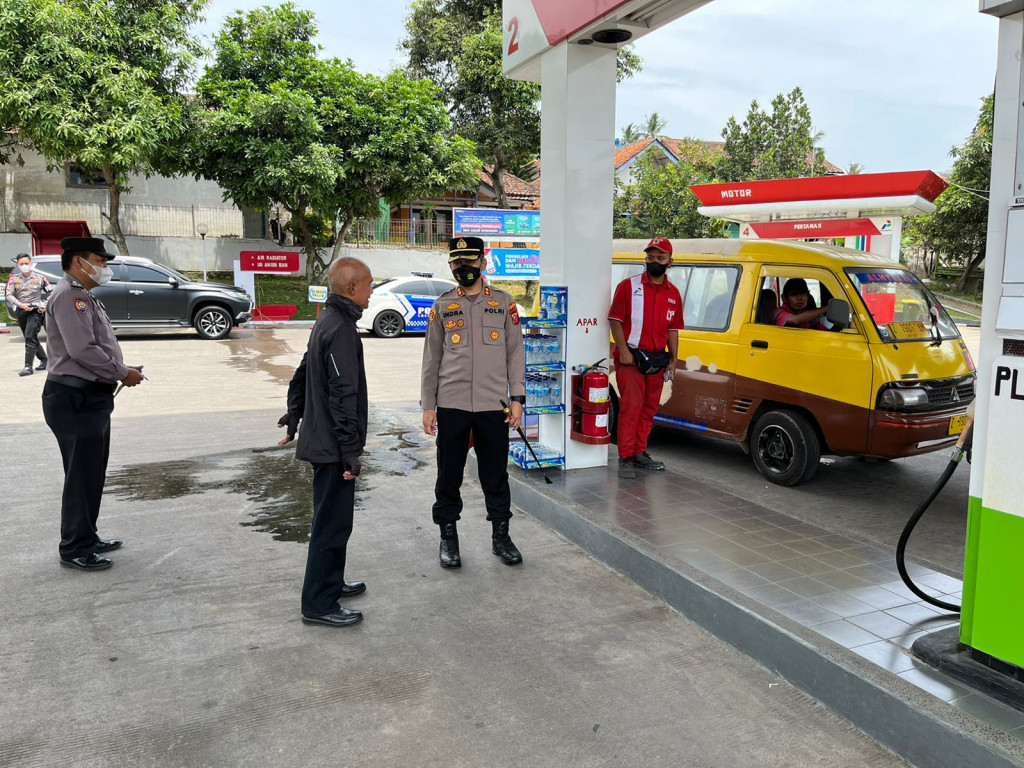 Cegah Dampak Kenaikan BBM Bersubsidi, Polres Sumedang Laksanakan Monitoring Di Setiap SPBU