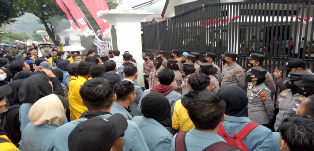 Gabungan Mahasiswa Sumedang Kembali Menyuarakan Penolakan Kenaikan Harga BBM