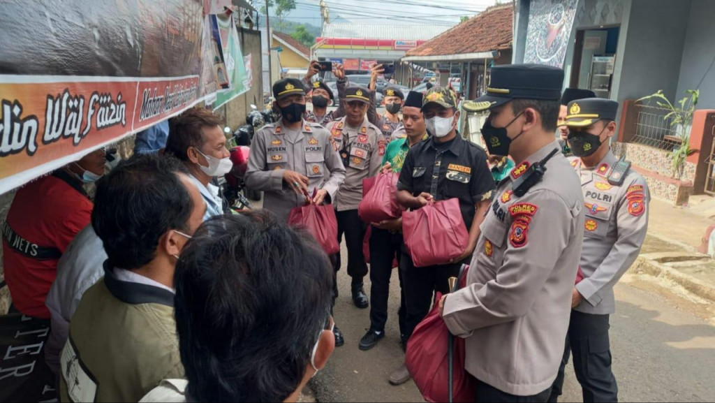 Tolak Kenaikan Harga BBM, Aliansi Umat Islam  Lakukan Aksi di Depan Gedung DPRD Sumedang