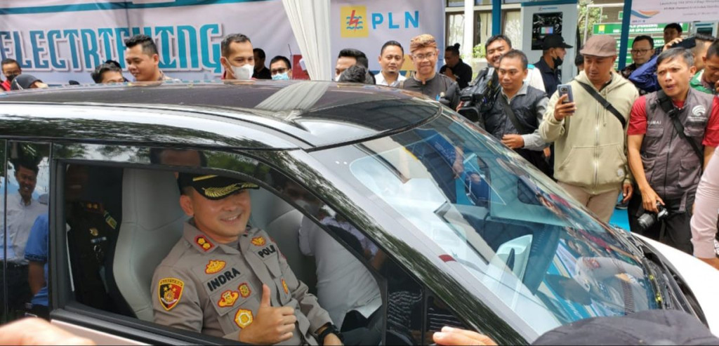 Kapolres dan Forkompimda Sumedang Resmikan SPKLU di PLN UP3 Sumedang