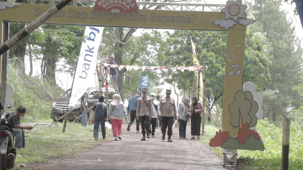 Ratusan Polisi Amankan Konser Musik Di Kiarapayung Sumedang