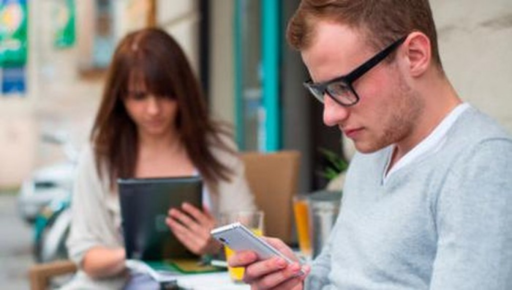 Sering Terjadi! Ini 3 Faktor yang Menyebabkan Mata Minus