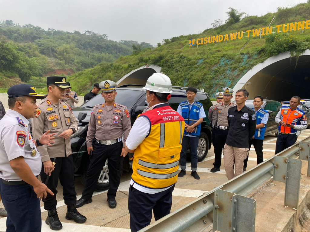 Jelang Nataru, Polres Sumedang Tinjau Tol Cisumdawu Seksi 2 dan 3