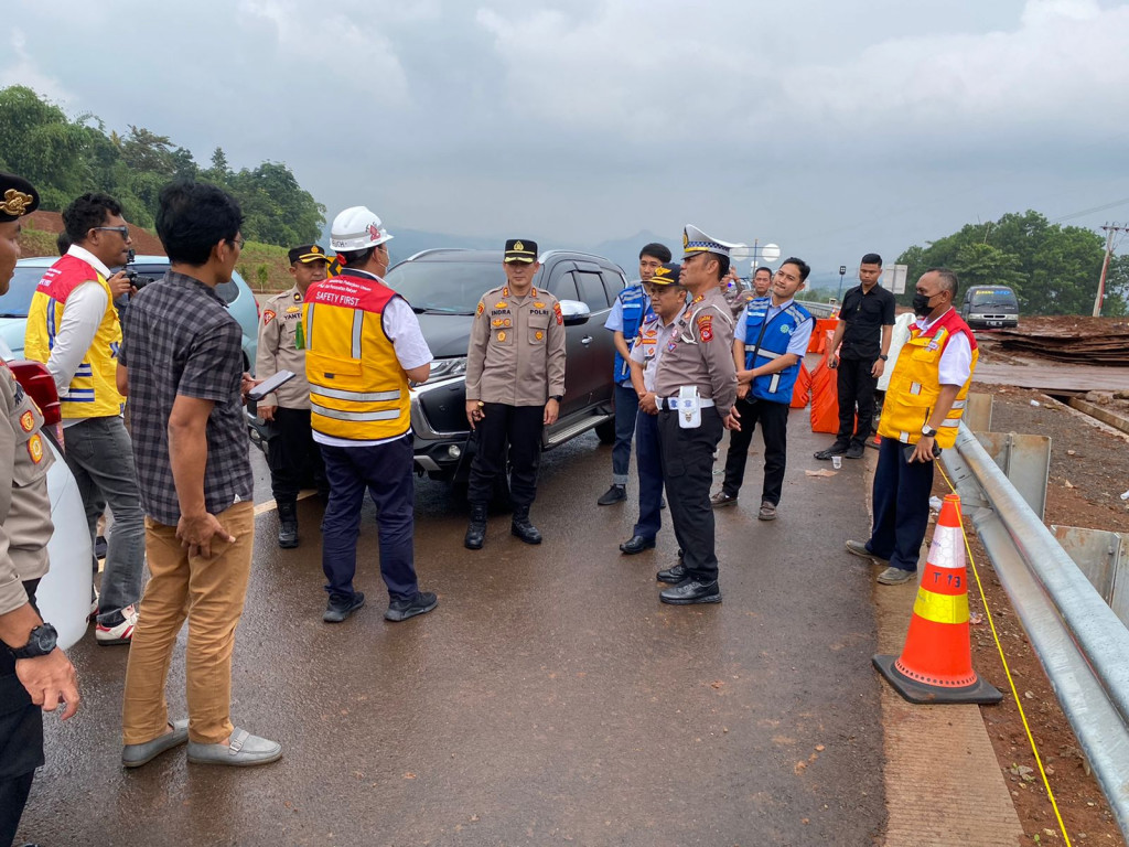 Jelang Nataru, Polres Sumedang Tinjau Tol Cisumdawu Seksi 2 dan 3