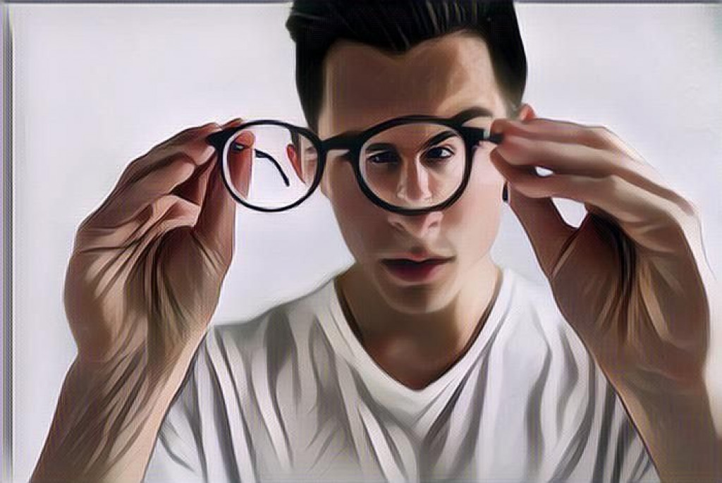 Cek Sekarang Juga! Ini 6 Tanda Orang yang Butuh Pakai Kacamata