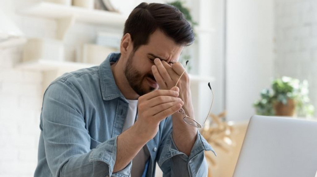 4 Cara Mengatasi Mata Lelah yang Bisa Kamu Coba di Rumah, Yu Simak!