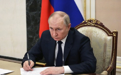 Resmi! Vladimir Putin Sahkan Undang-undang Anti LGBT Di Rusia