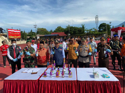 Jelang Nataru, Polres Sumedang Musnahkan Ribuan Liter Miras