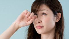 3 Cara Ampuh Obati Sakit Mata, Tanpa Harus Pergi ke Dokter