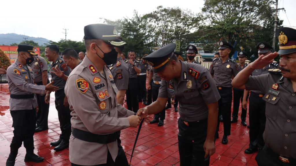 Kapolres Sumedang Pimpin Upacara Korp Raport Kenaikan Pangkat AnggotaPolri Polres Sumedang
