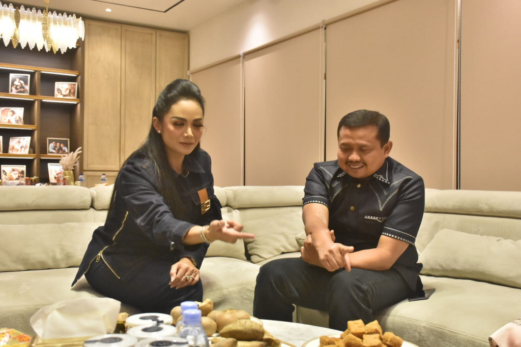 Krisdayanti Sangat Doyan Ubi Cilembu 