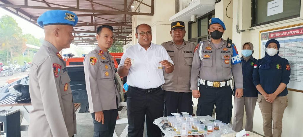 Cegah Adanya Penyalahgunaan Narkoba, Polres Sumedang Lakukan Tes Urine Bagi Personilnya 