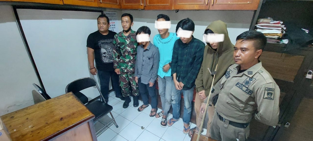 Polsek Jatinangor Sumedang Gagalkan Jual Beli Obat Terlarang dan Amankan 4 Pelaku